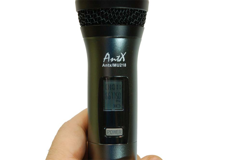 Двоен UHF микрофон MU218 със сменяема честота